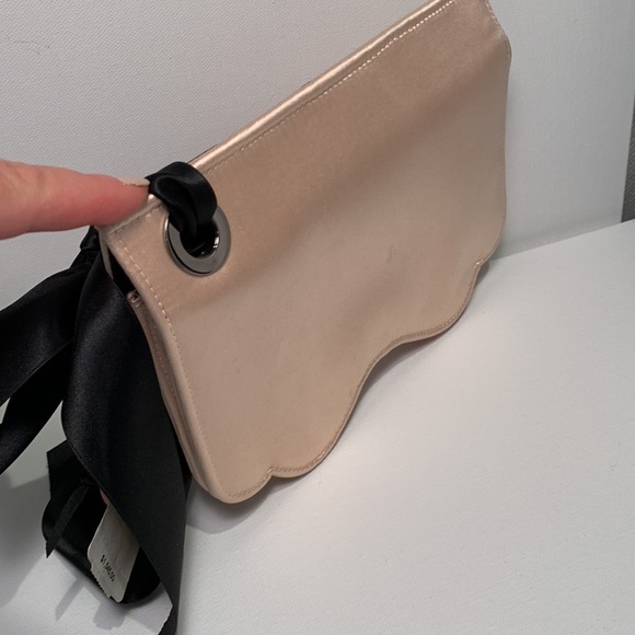 NWT RARE CHANEL 💕 Sakura Silk Ballerina Bag Pink Clutch Black Bow 🎀 Satin - Picture 4 of 16